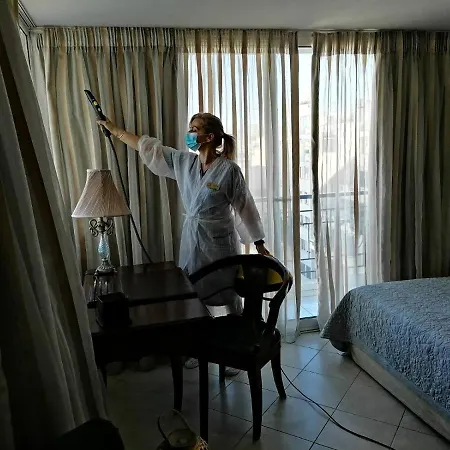 Hotel Triton 3*